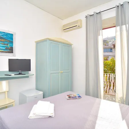 Charme La Tina Hotel