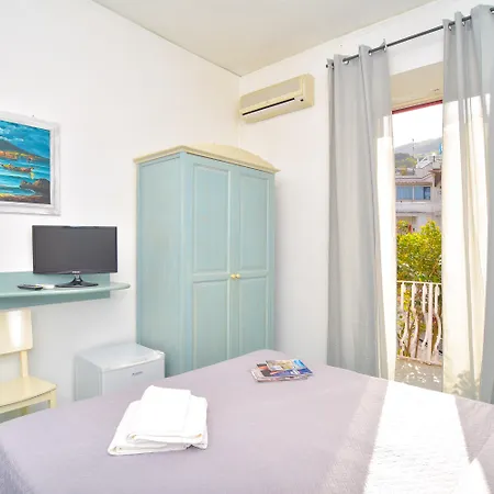 Charme La Tina Hotel