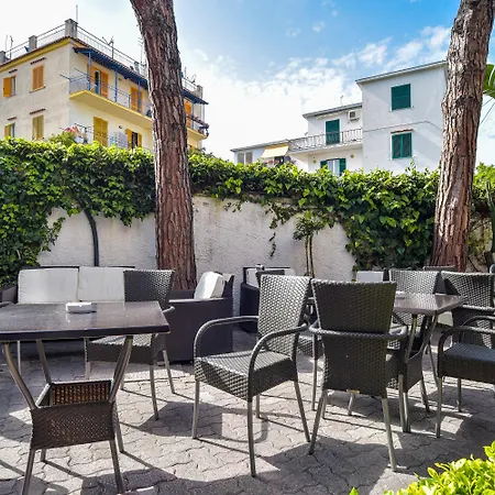Charme La Tina Hotel