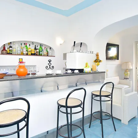Charme La Tina Hotel