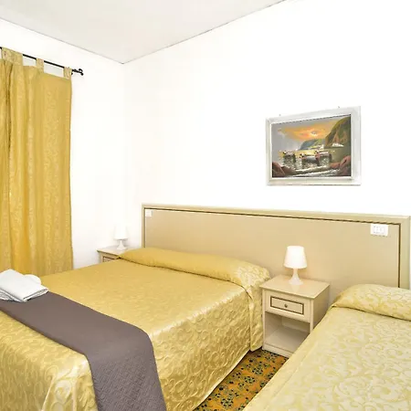 Charme La Tina מלון 3*