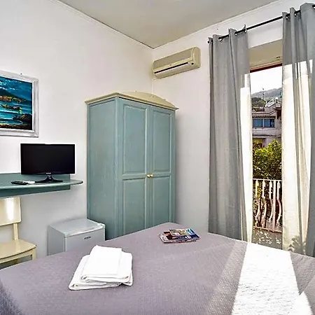 Charme La Tina 3* Ischia