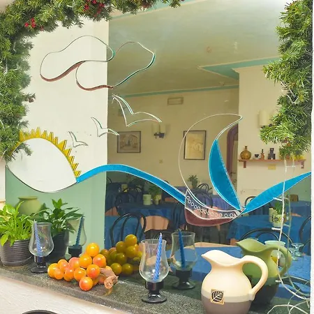 Charme La Tina מלון איסקיה