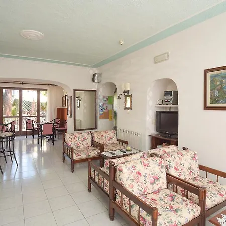 Charme La Tina מלון 3*