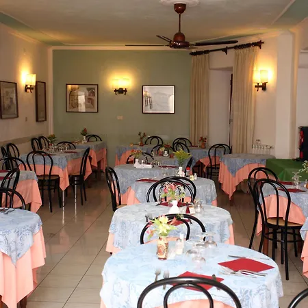 Charme La Tina מלון 3*