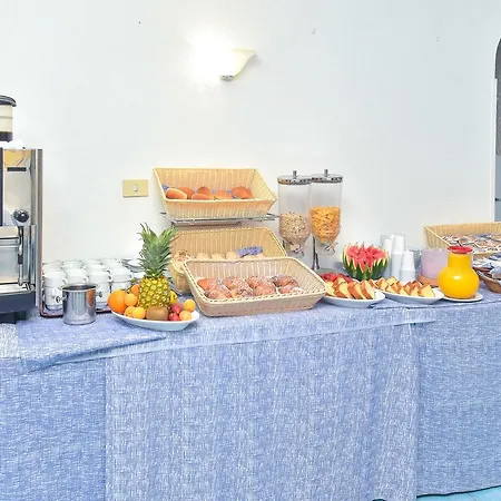 מלון Charme La Tina 3*