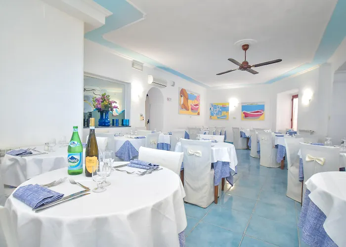 Charme La Tina Hotel