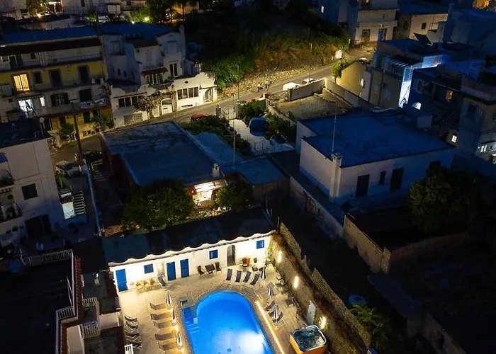 Charme La Tina Hotel