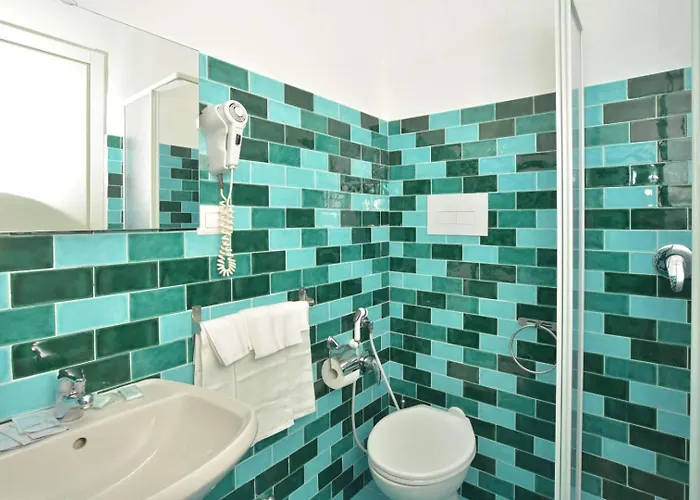 Charme La Tina Hotel