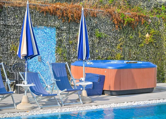 Charme La Tina Hotel 3*